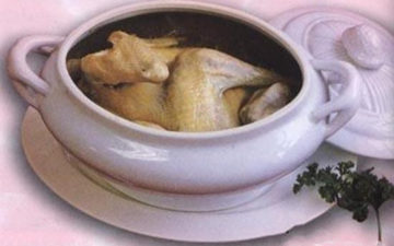 Whole Chicken Stewed with Gecko